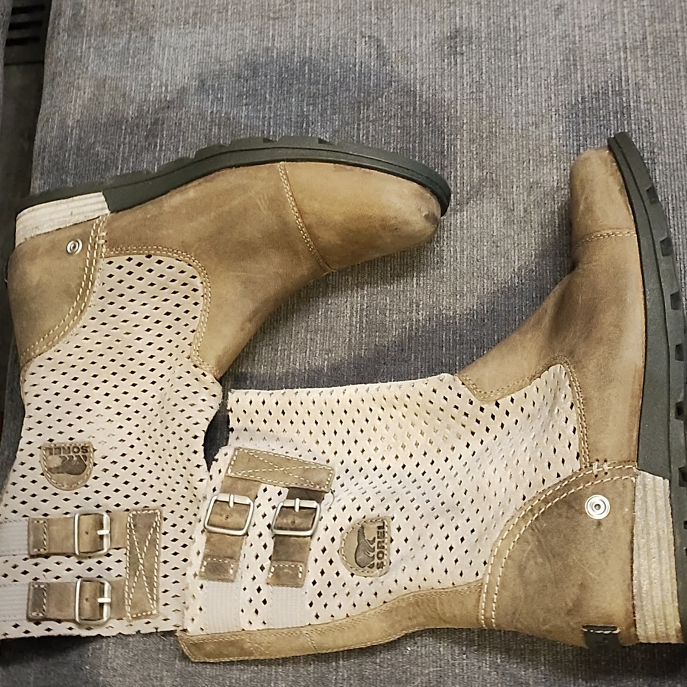 Sorel Major Pull On Perforated Laser Cut Leather Boots Beige & Gray Women’s 8
